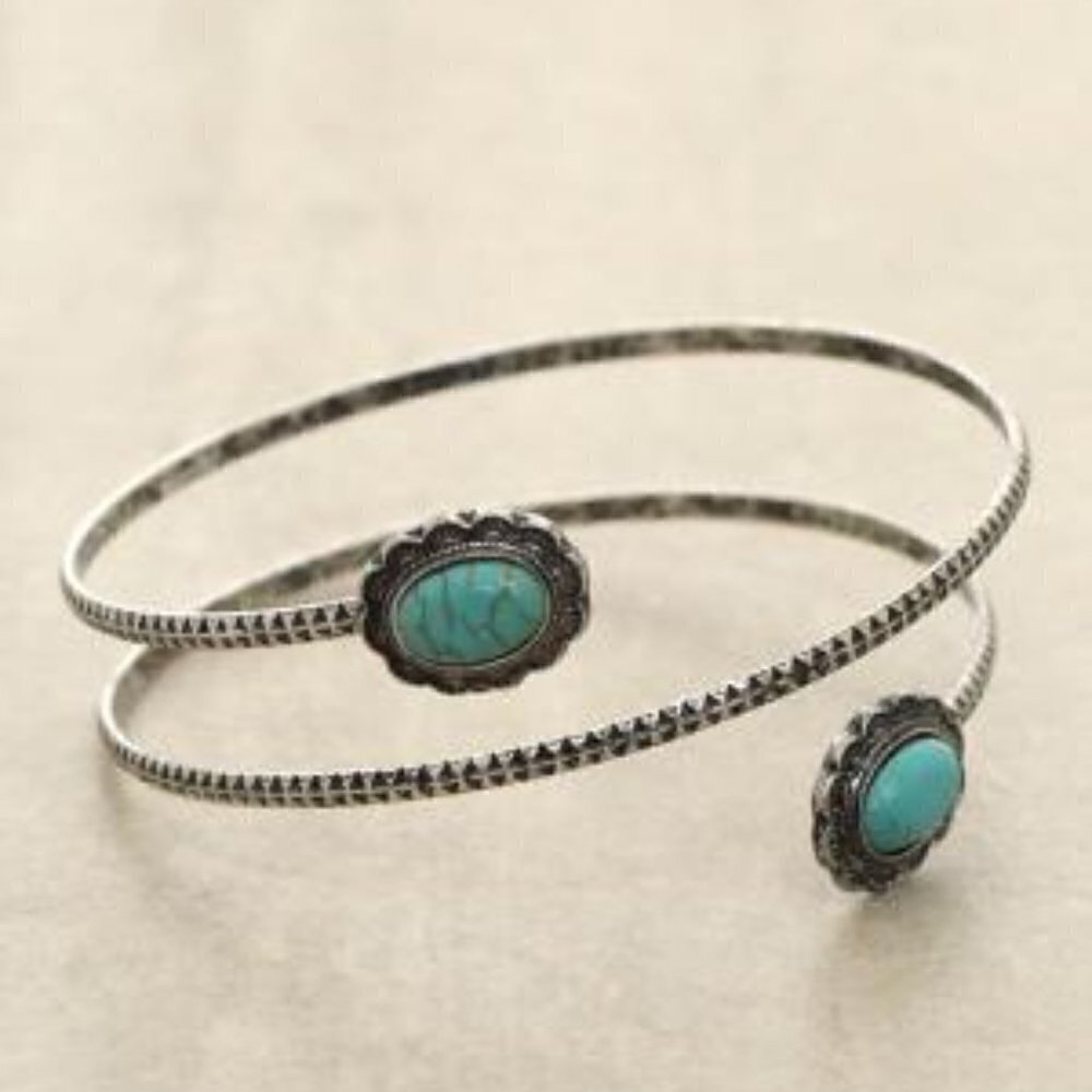 Rustic Western Faux Turquoise Stone Silver Coil Armband Bracelet NWT
